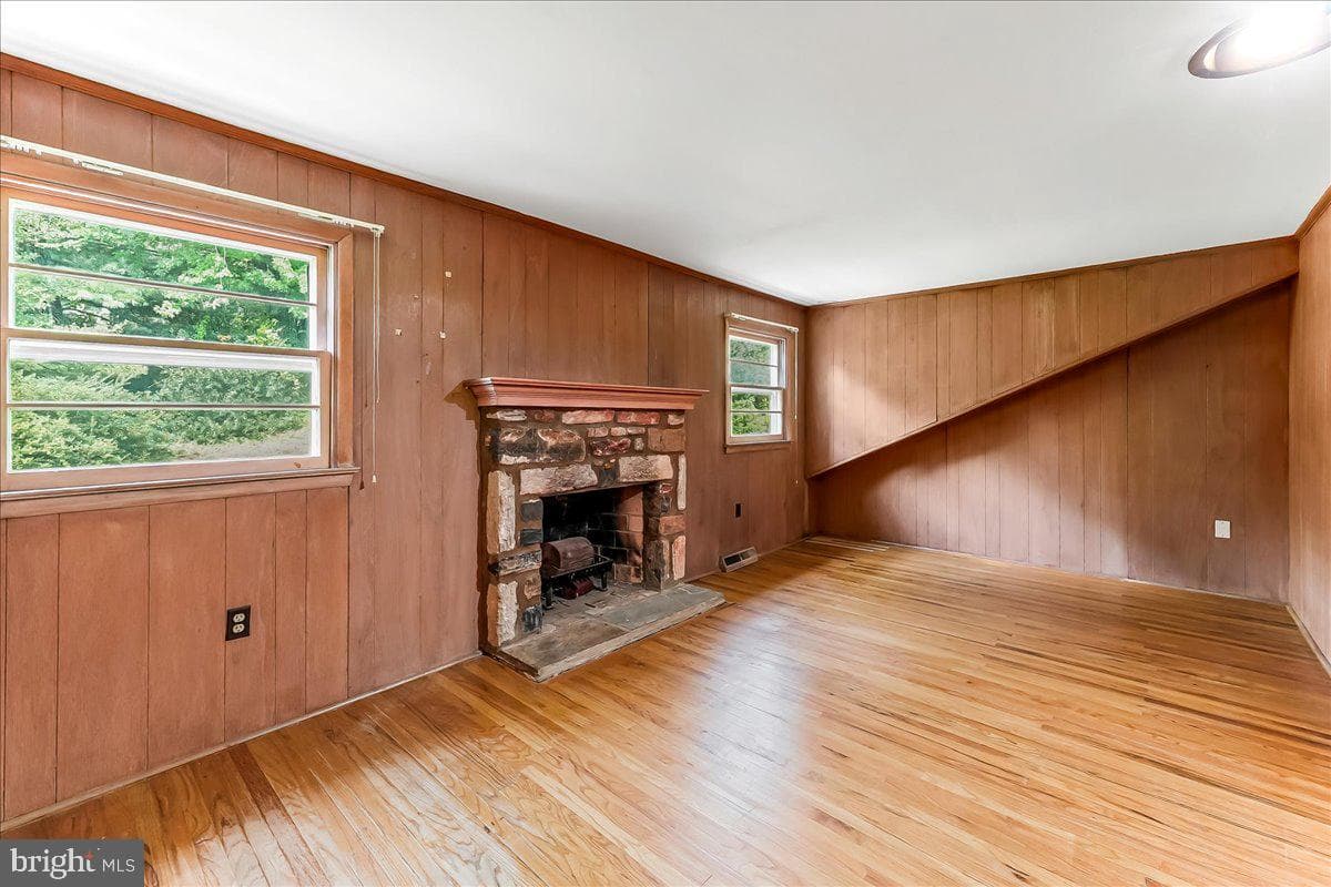 604 Pine Tree photo 31