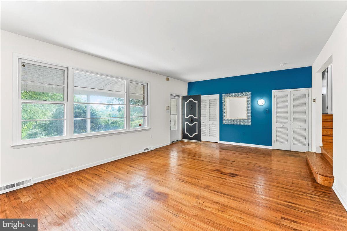 604 Pine Tree photo 5