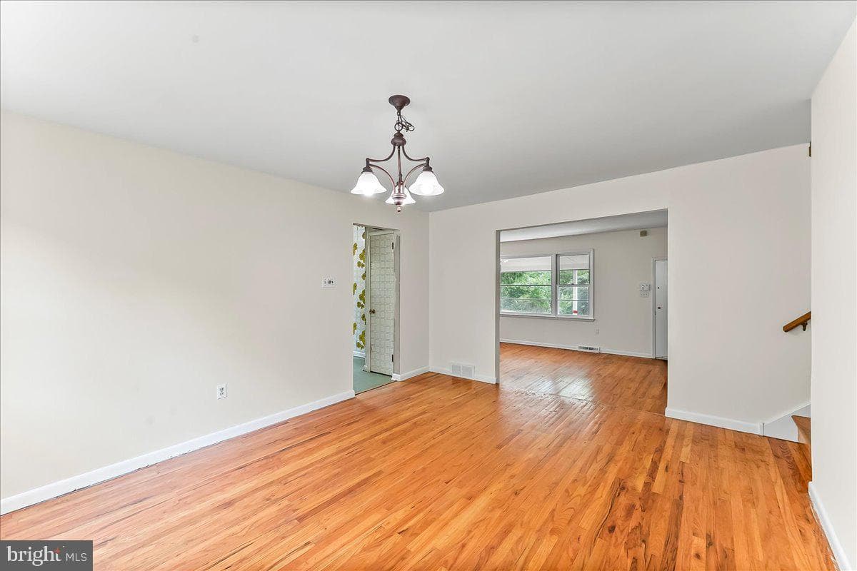 604 Pine Tree photo 9