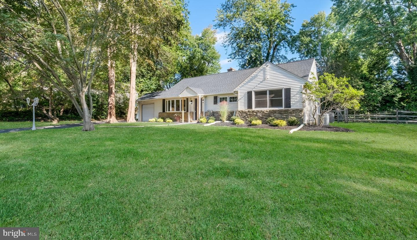735 Rhoads Avenue photo 3