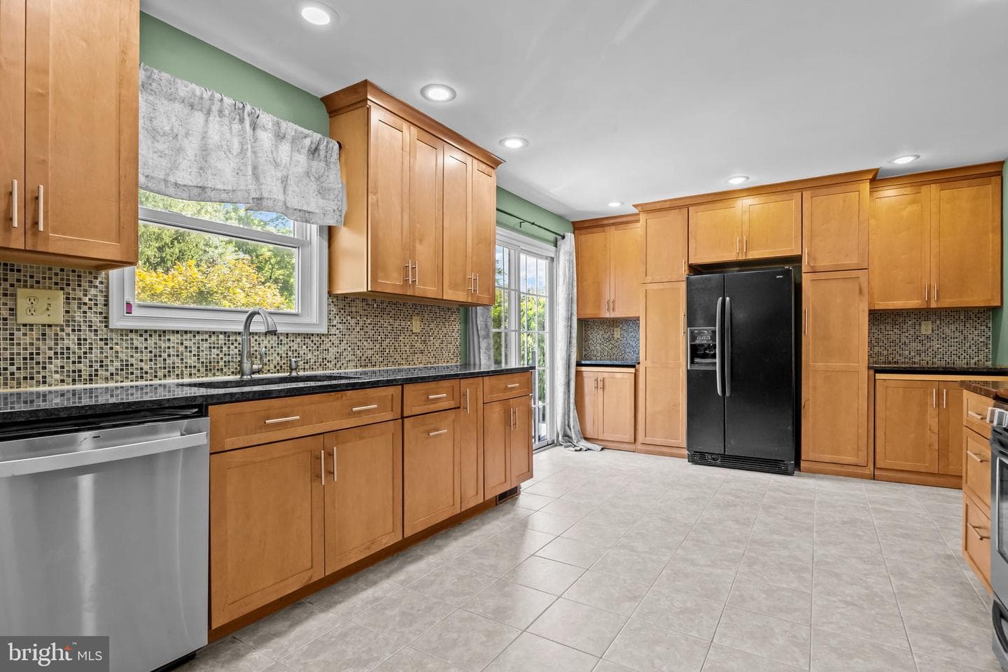 151 Canterbury Lane photo 11