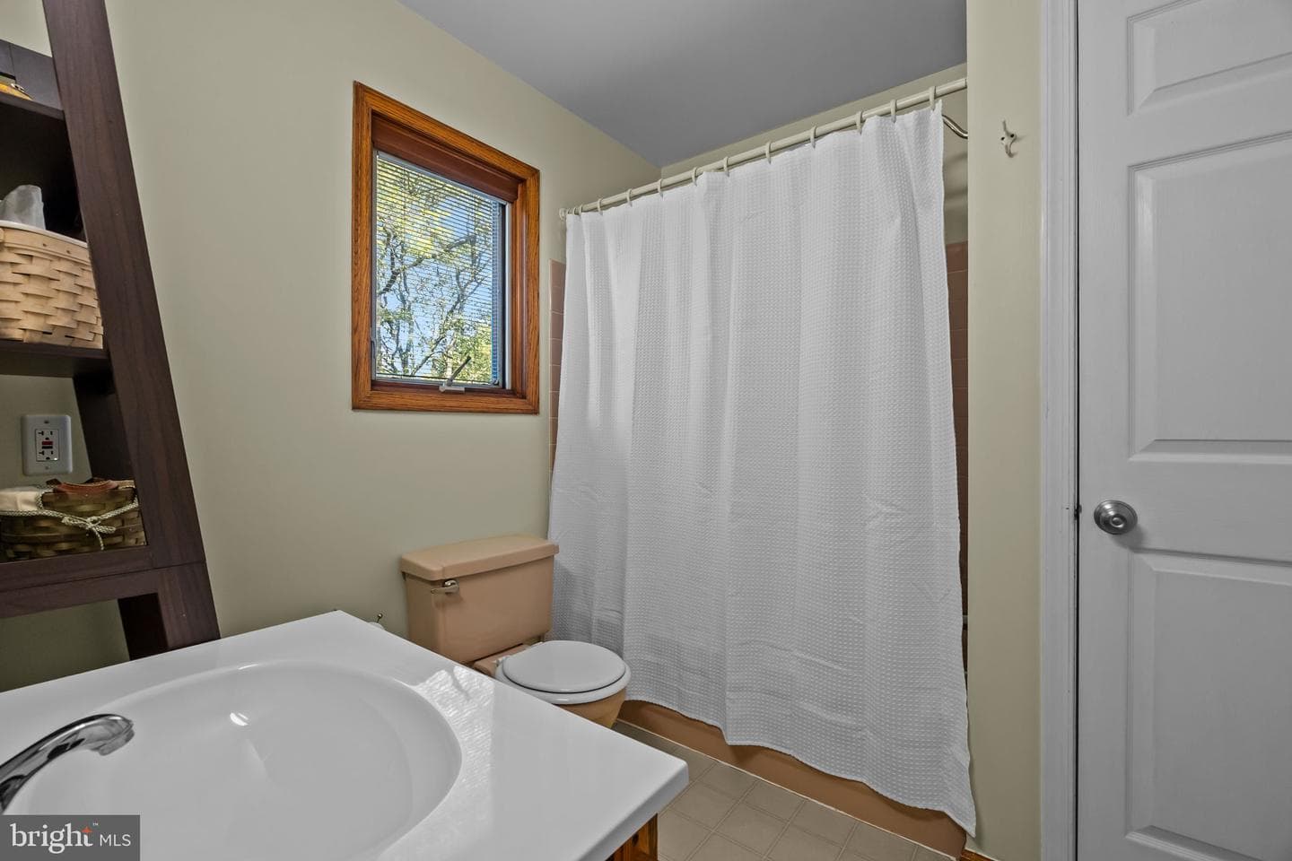 151 Canterbury Lane photo 19