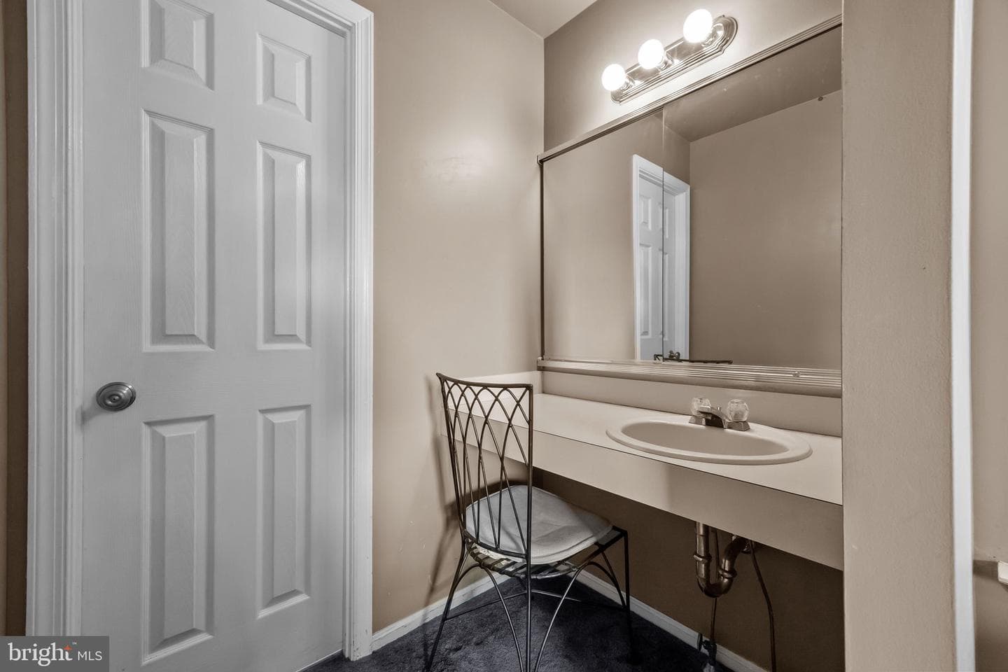 151 Canterbury Lane photo 25