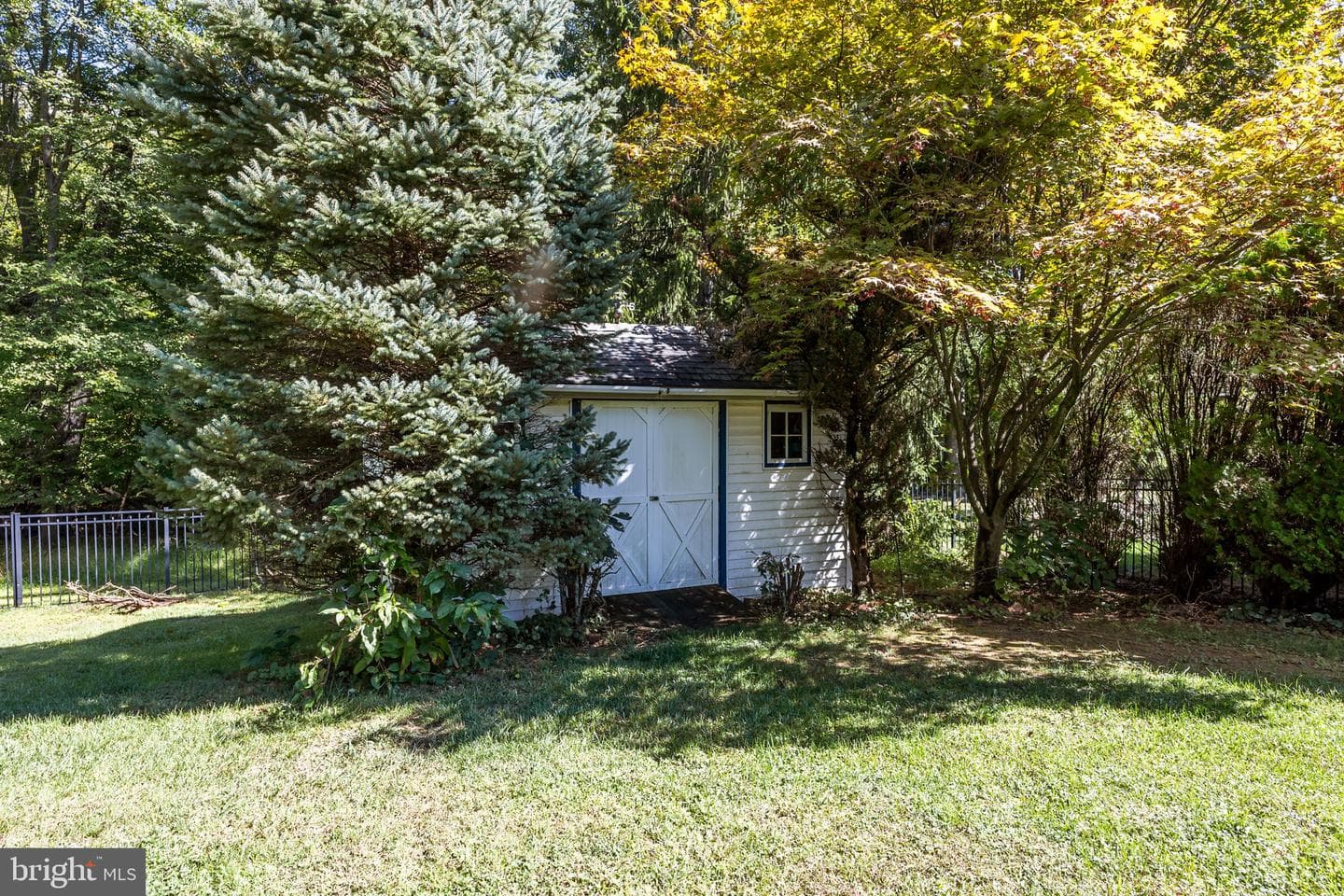 151 Canterbury Lane photo 34