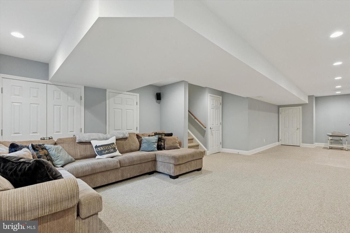 552 Creekside Drive photo 29