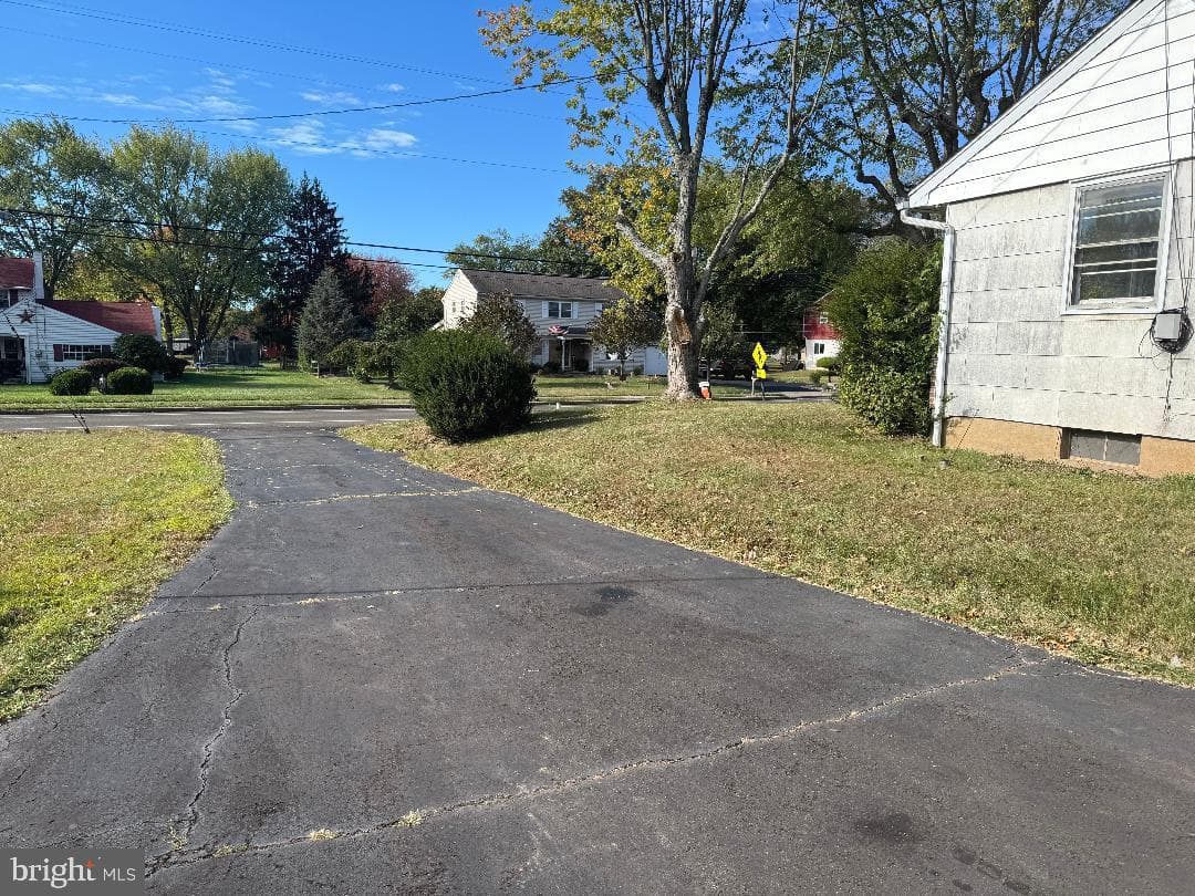 1533 School Road photo 4