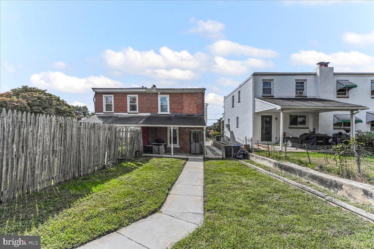 615 E Oak Street photo 24