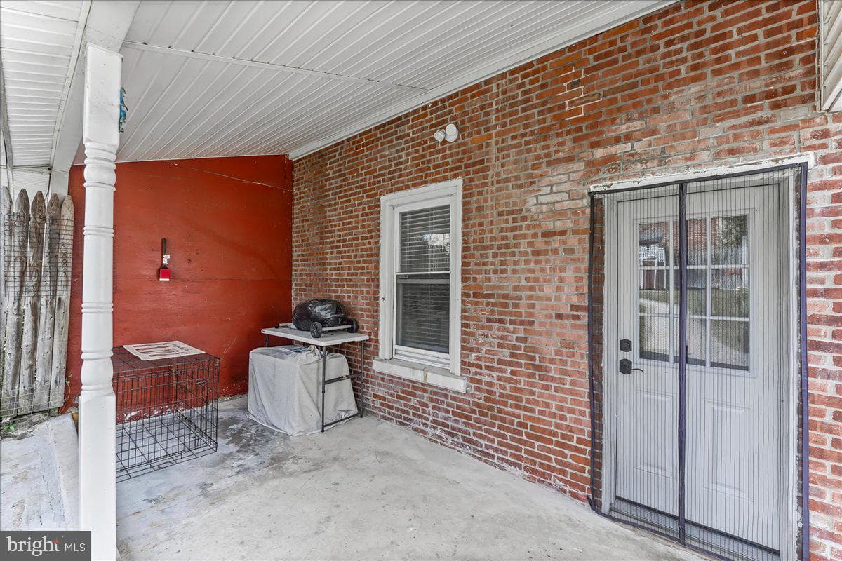 615 E Oak Street photo 25