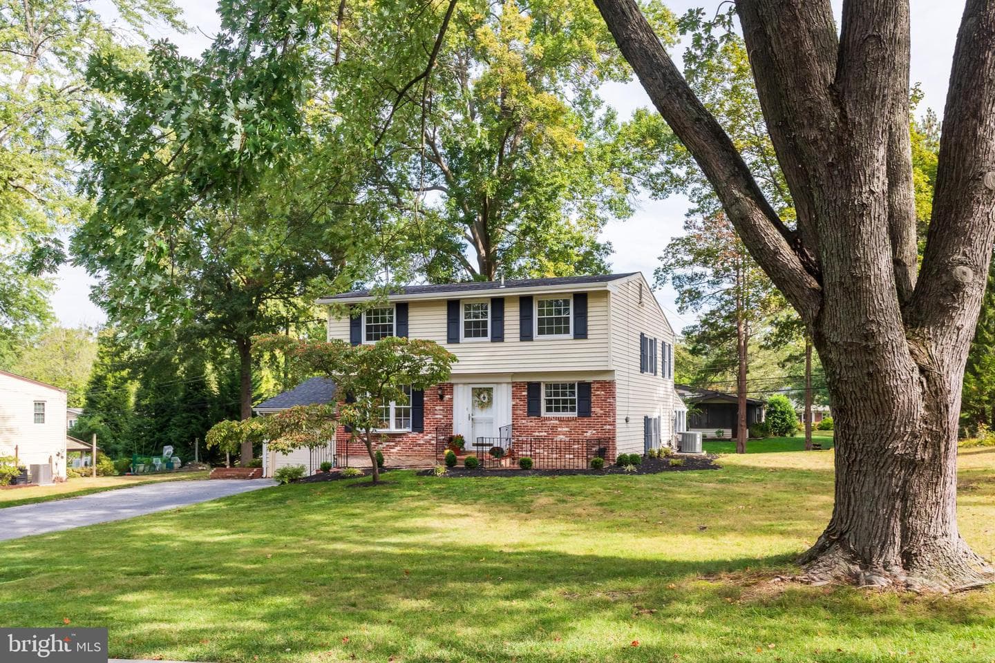 1673 Sylvan Drive photo 4