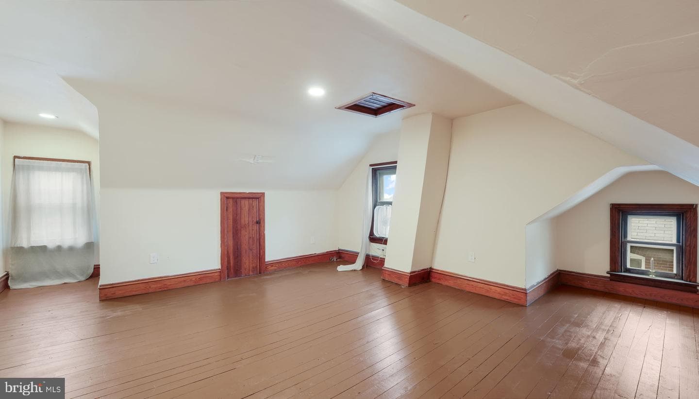 428 E Broad Street photo 22