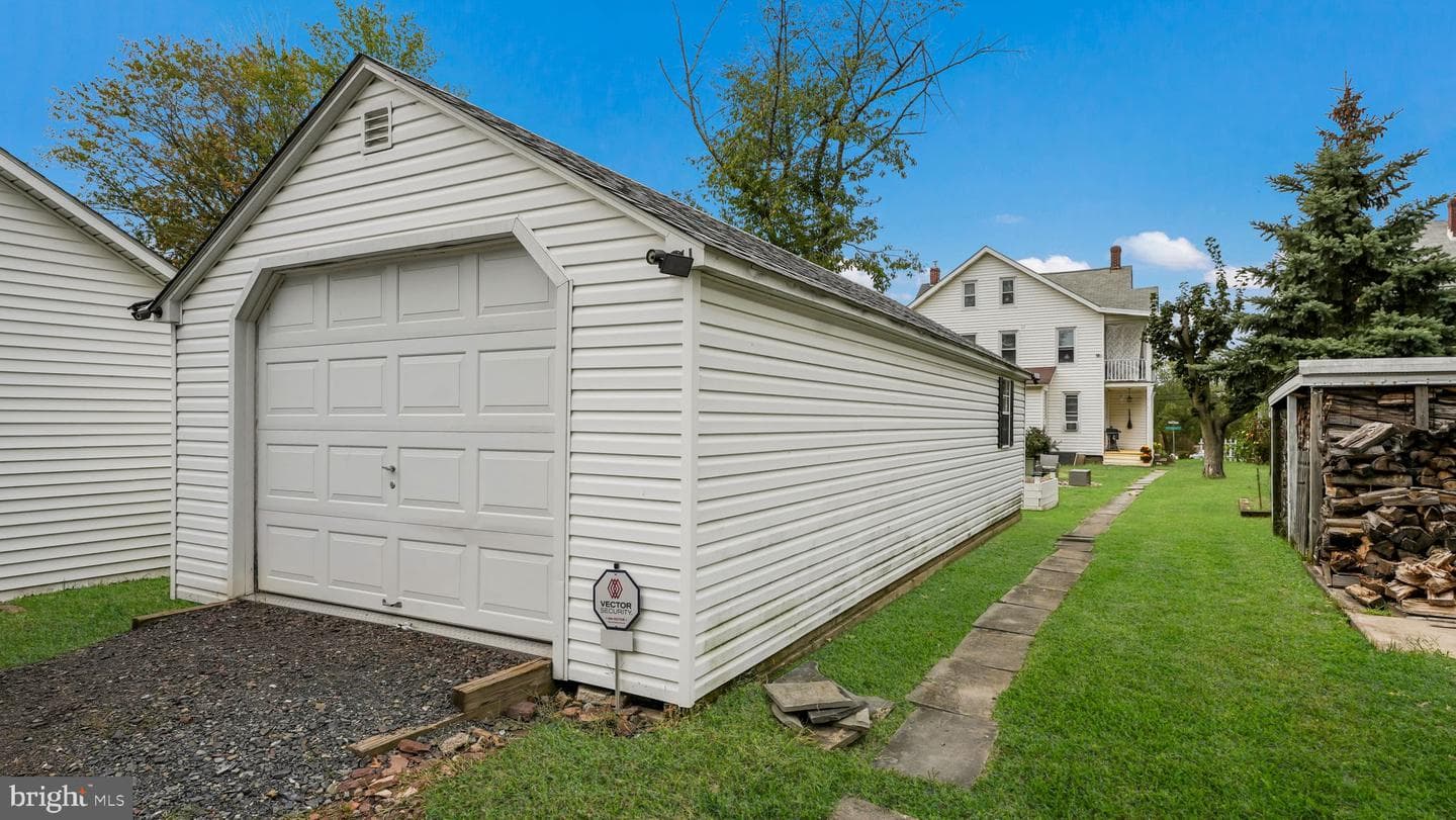 428 E Broad Street photo 29