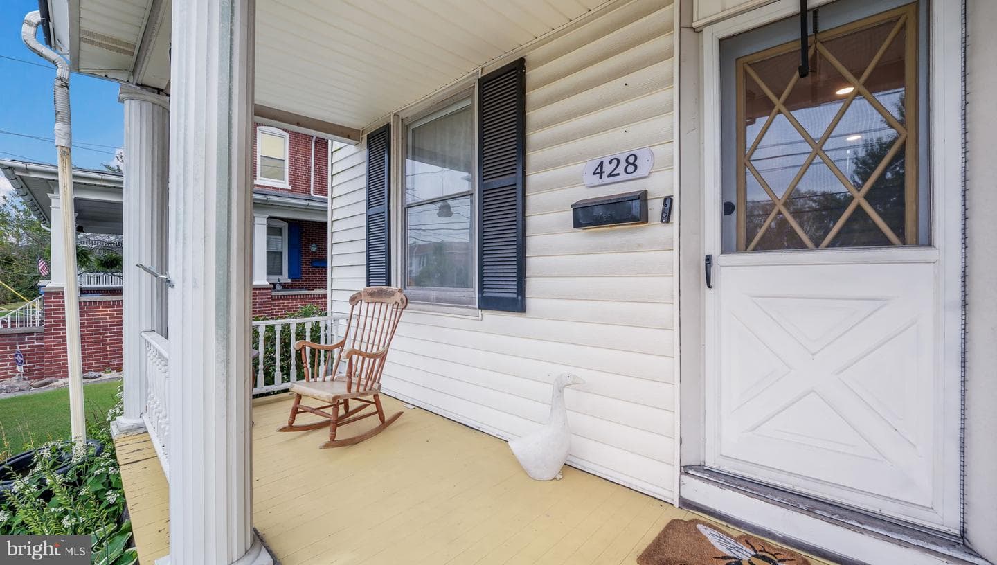 428 E Broad Street photo 4