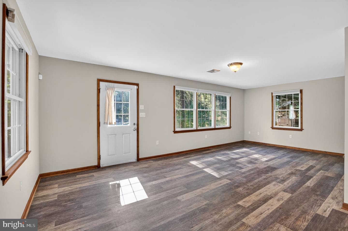 1709 Snyder Road photo 10