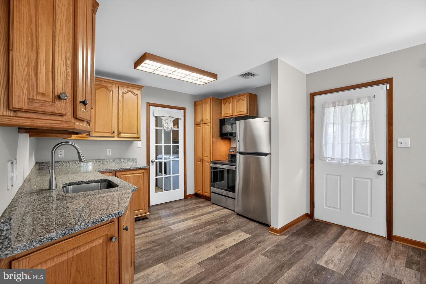 1709 Snyder Road photo 4