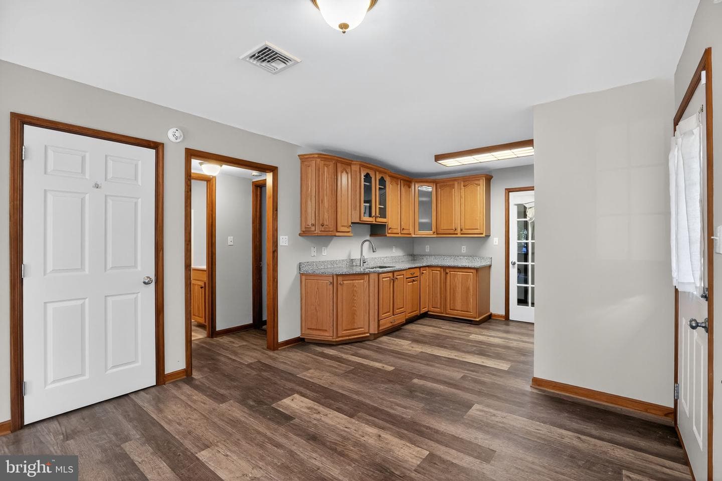 1709 Snyder Road photo 5