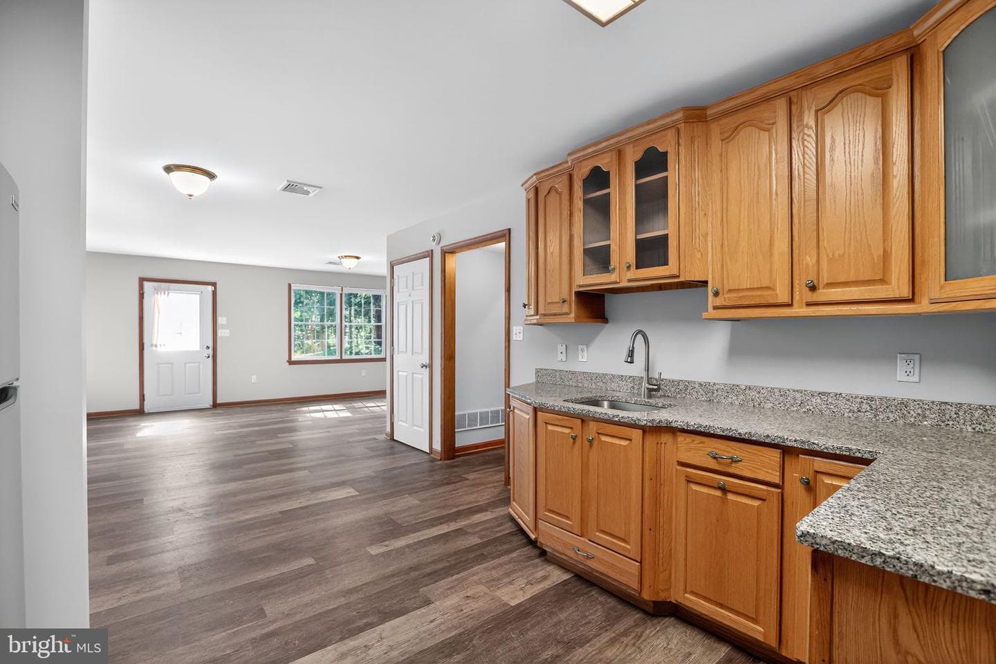 1709 Snyder Road photo 6