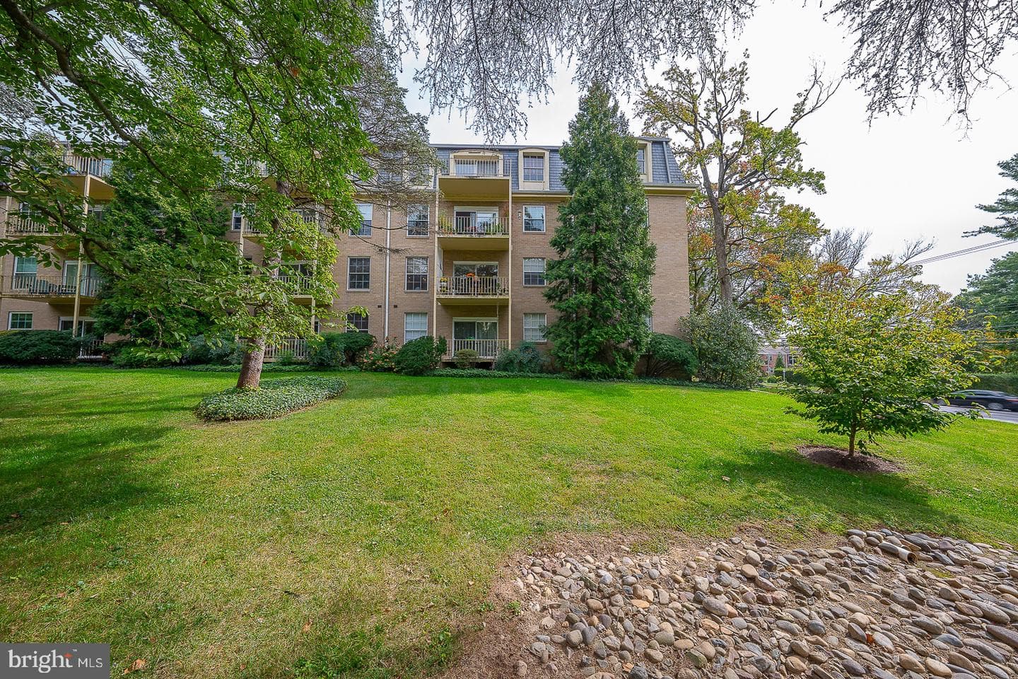 449 W Montgomery Avenue #201 photo 40