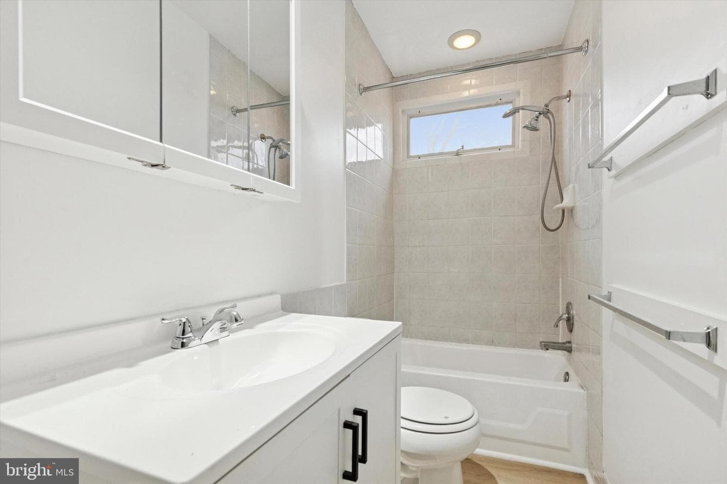 529 N Chestnut Street photo 11