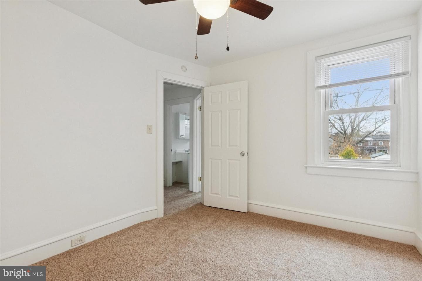 529 N Chestnut Street photo 13