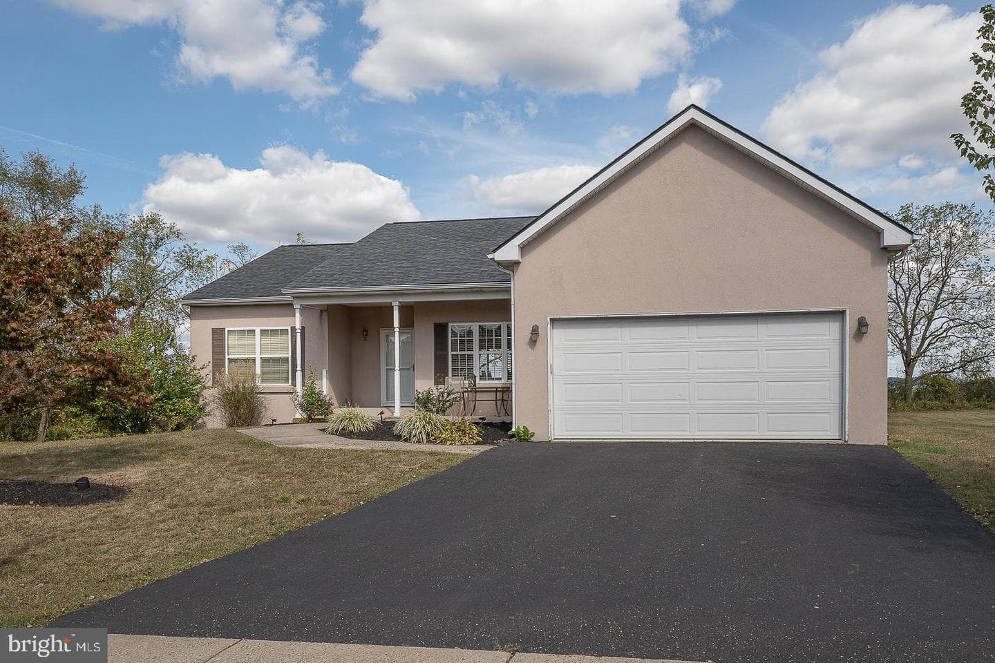 305 Summer Hill Drive photo 1