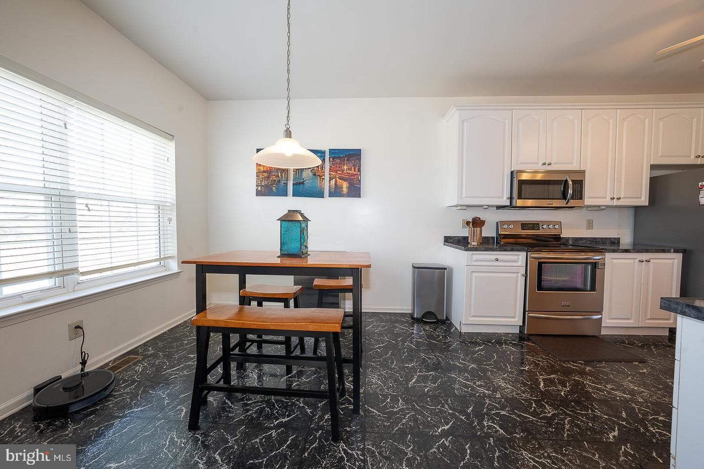 305 Summer Hill Drive photo 12