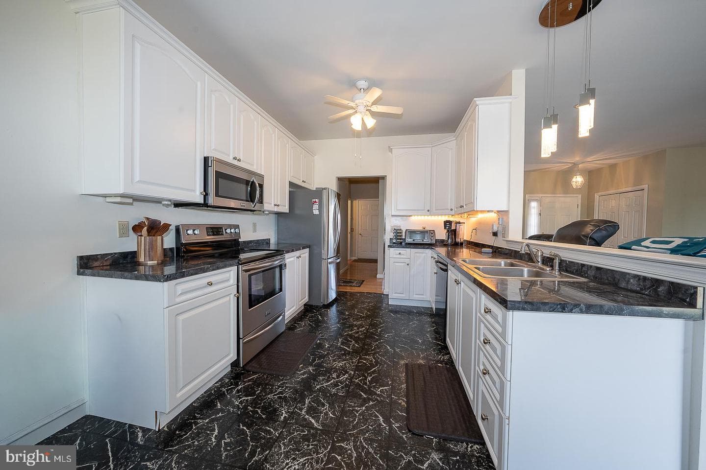 305 Summer Hill Drive photo 14