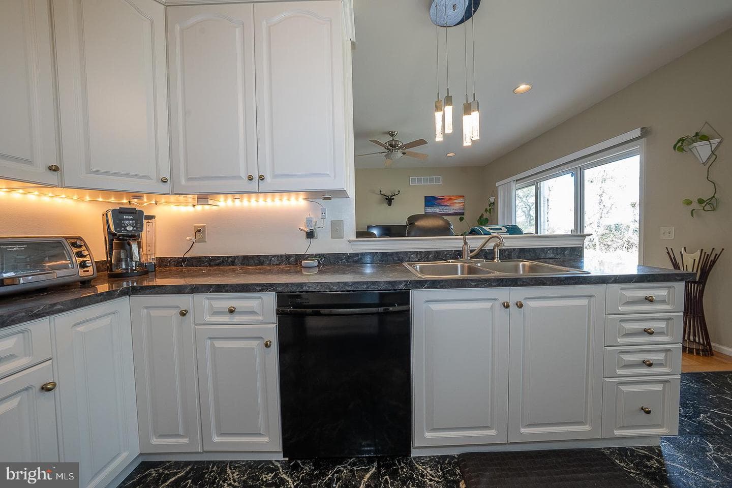 305 Summer Hill Drive photo 15