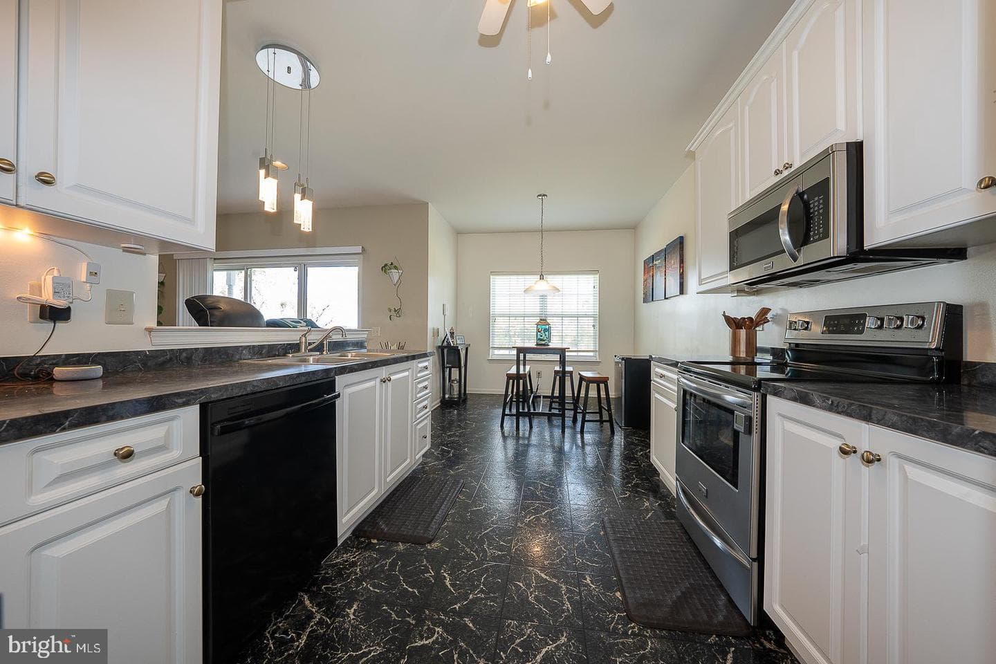 305 Summer Hill Drive photo 16