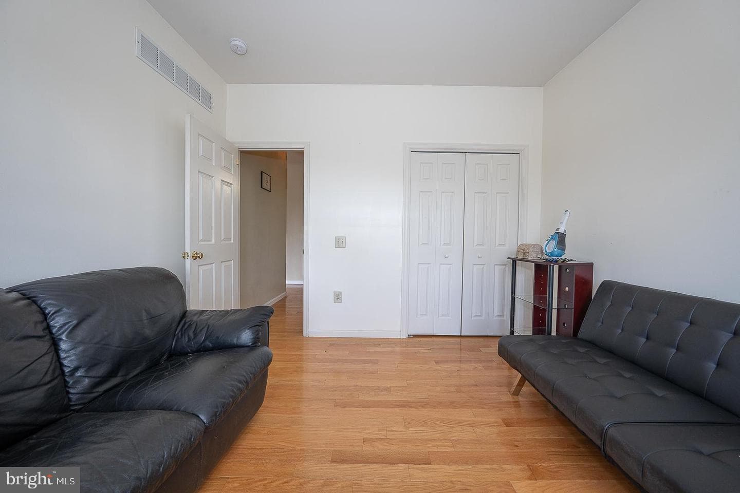305 Summer Hill Drive photo 32