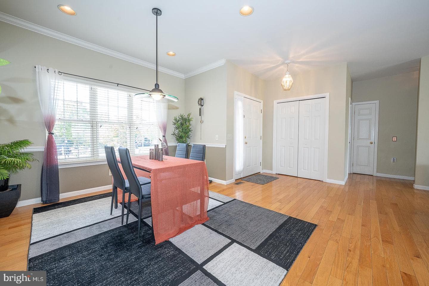 305 Summer Hill Drive photo 8