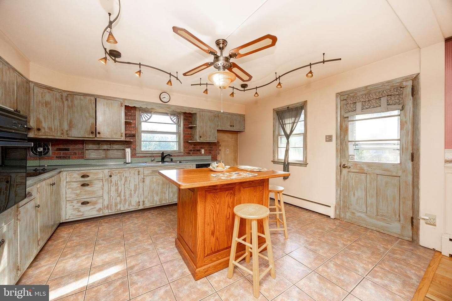 2264 Horseshoe Drive photo 14