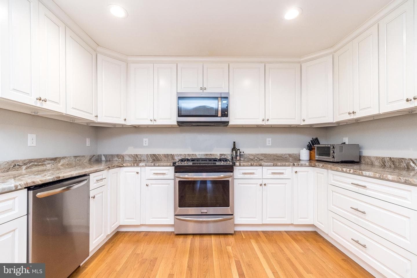 2812 Meyer Avenue photo 14