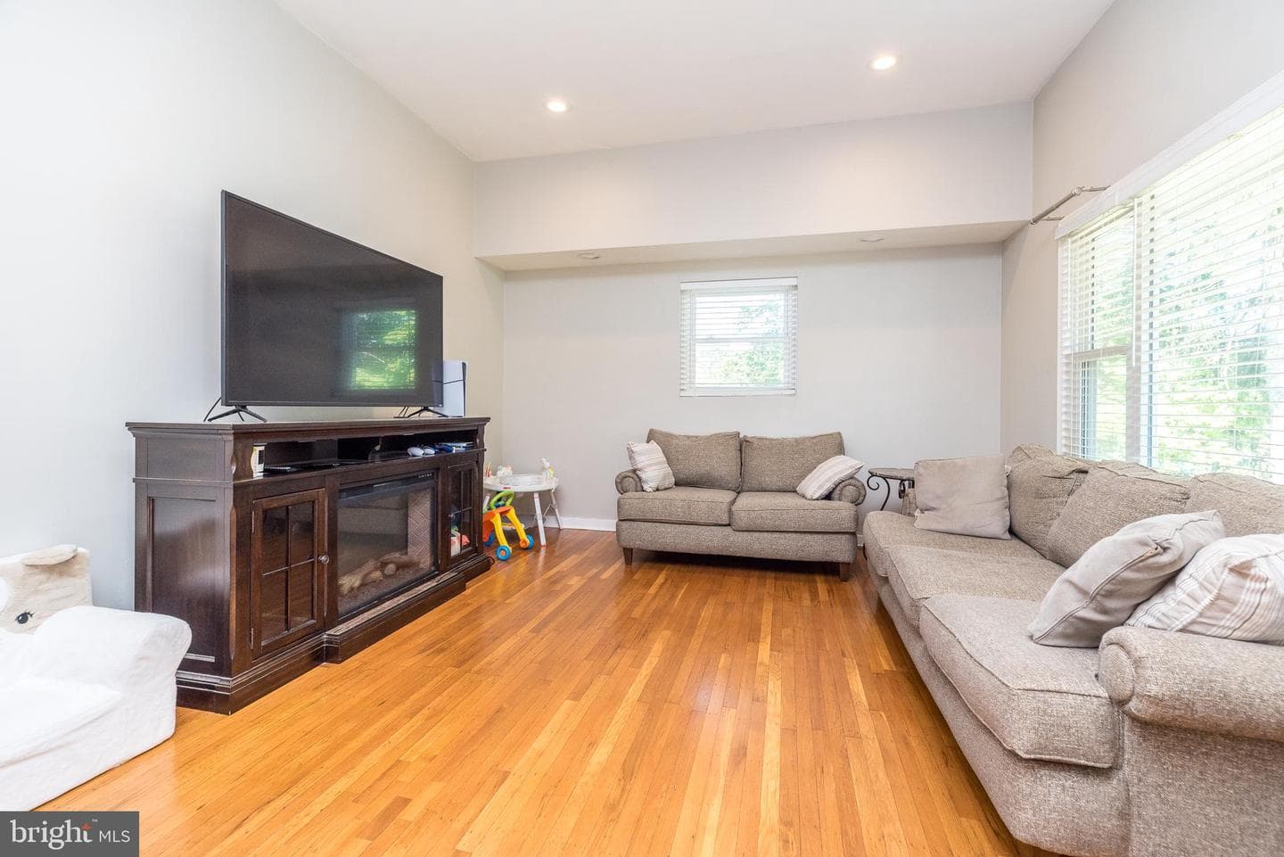 2812 Meyer Avenue photo 22