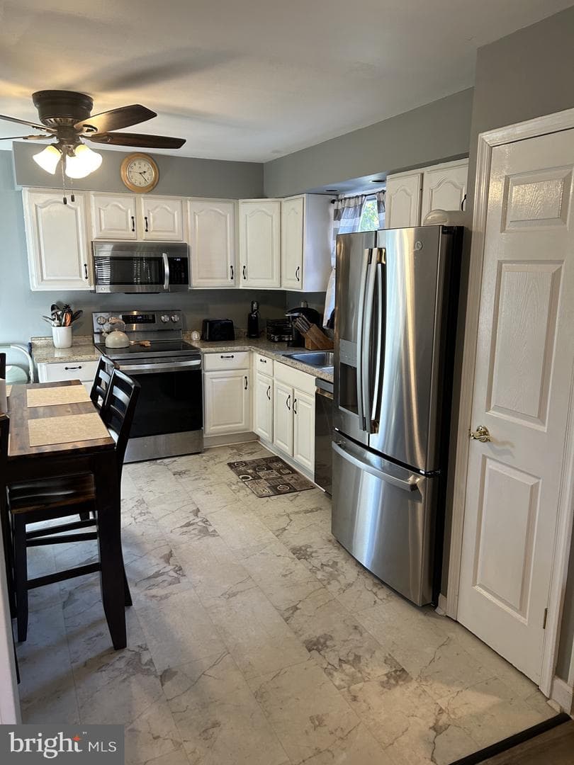 3898 Round Meadow Lane photo 7