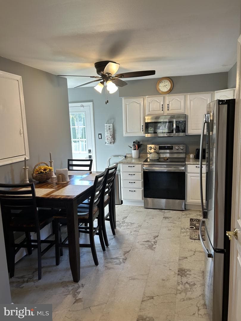 3898 Round Meadow Lane photo 8