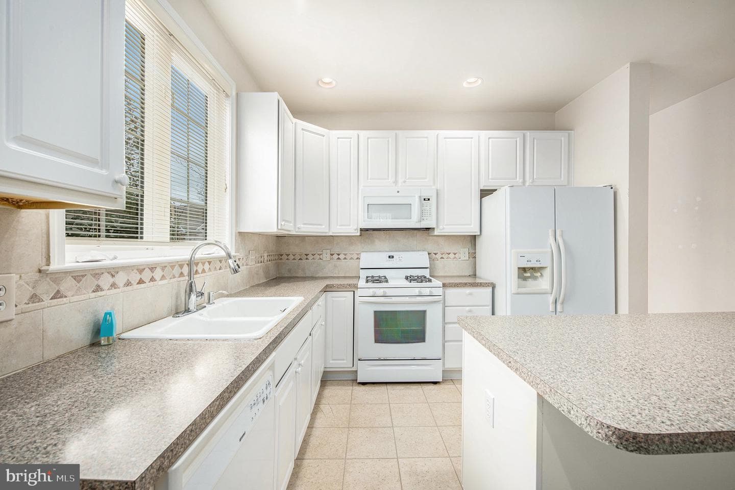4388 Buttercup Circle photo 10