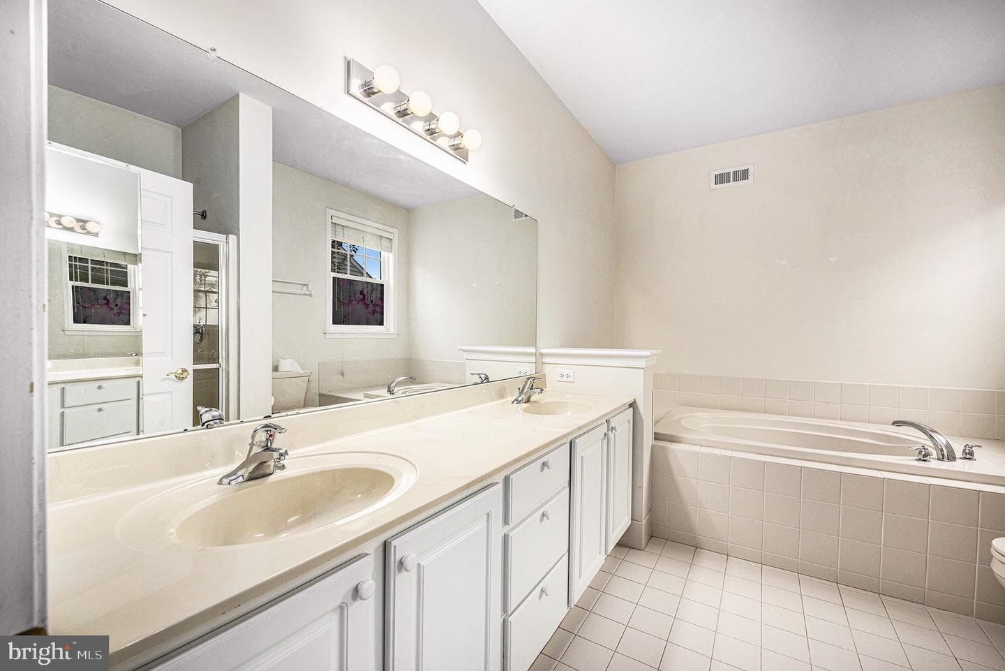 4388 Buttercup Circle photo 24