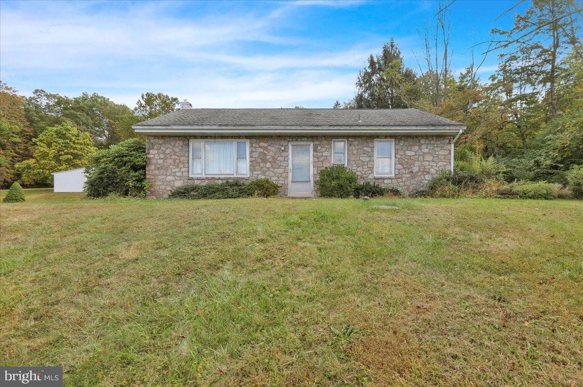 3769 Geryville Pike photo 2