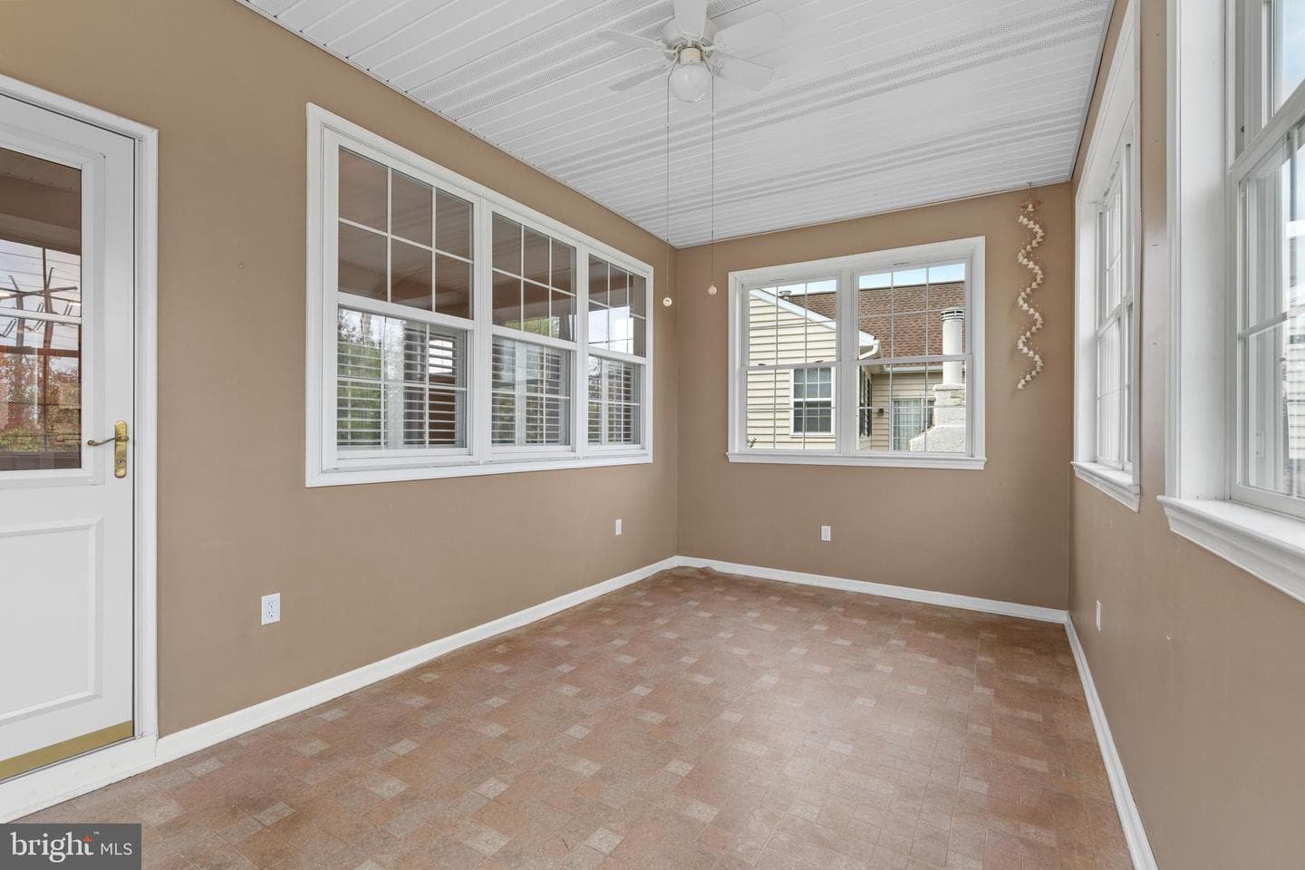 4389 Meadowridge Lane photo 16