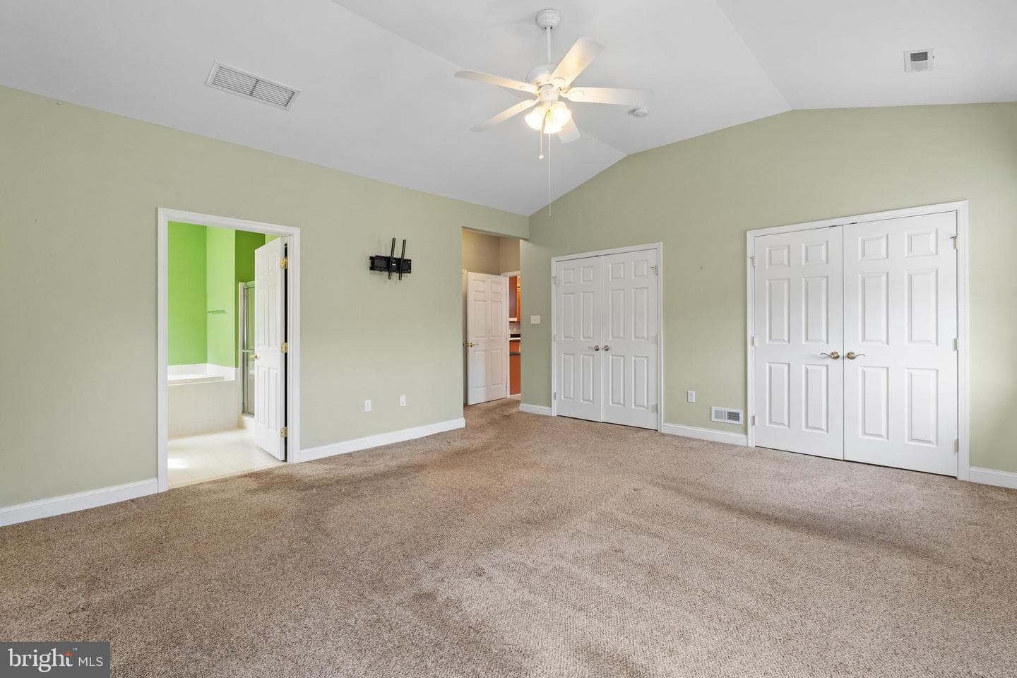 4389 Meadowridge Lane photo 18