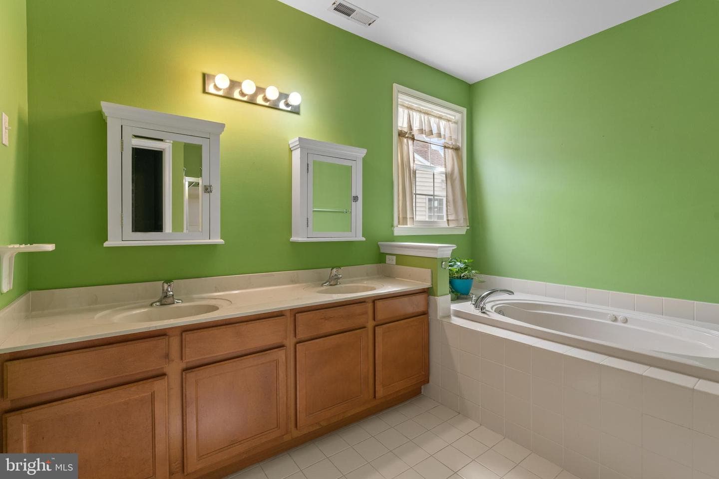 4389 Meadowridge Lane photo 20