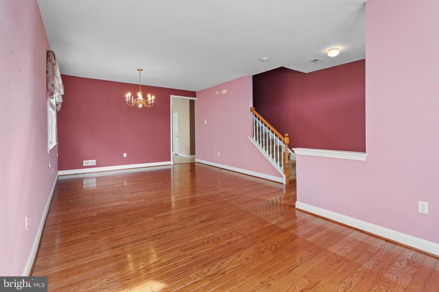 4389 Meadowridge Lane photo 7