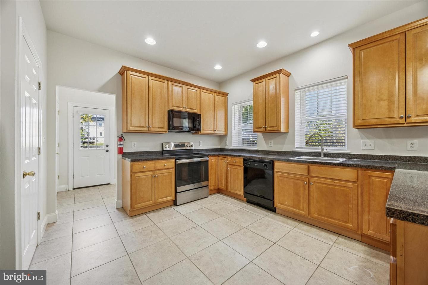 639 High Street photo 8