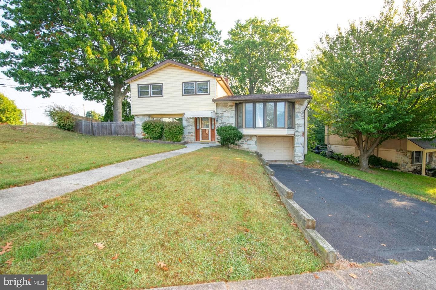 247 Leona Avenue photo 3
