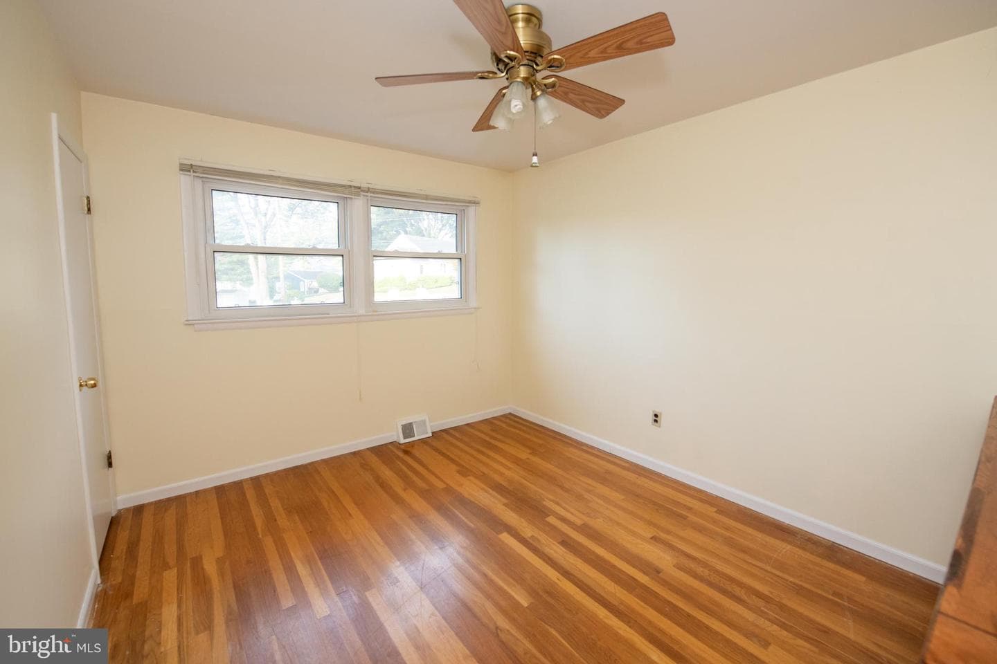247 Leona Avenue photo 33