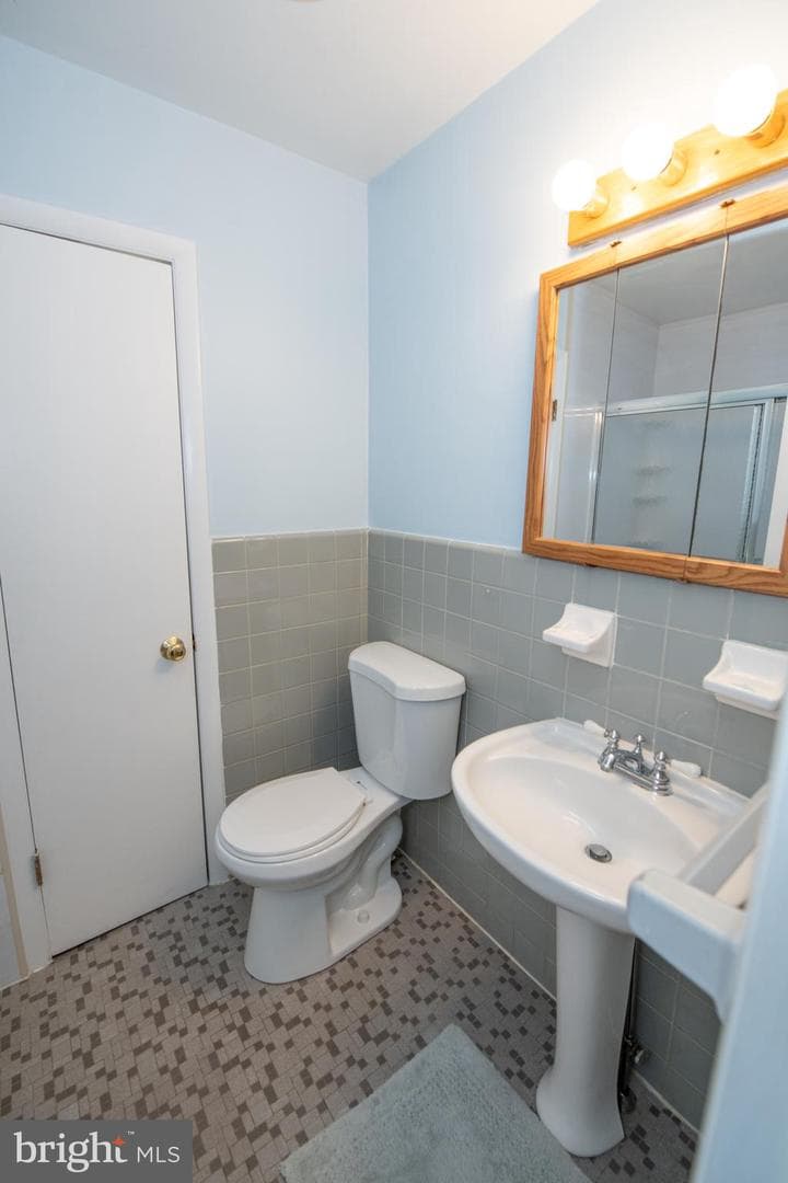 247 Leona Avenue photo 34
