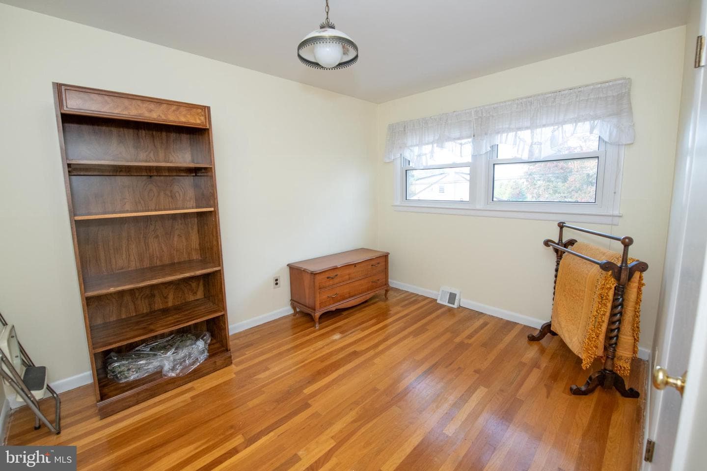 247 Leona Avenue photo 36