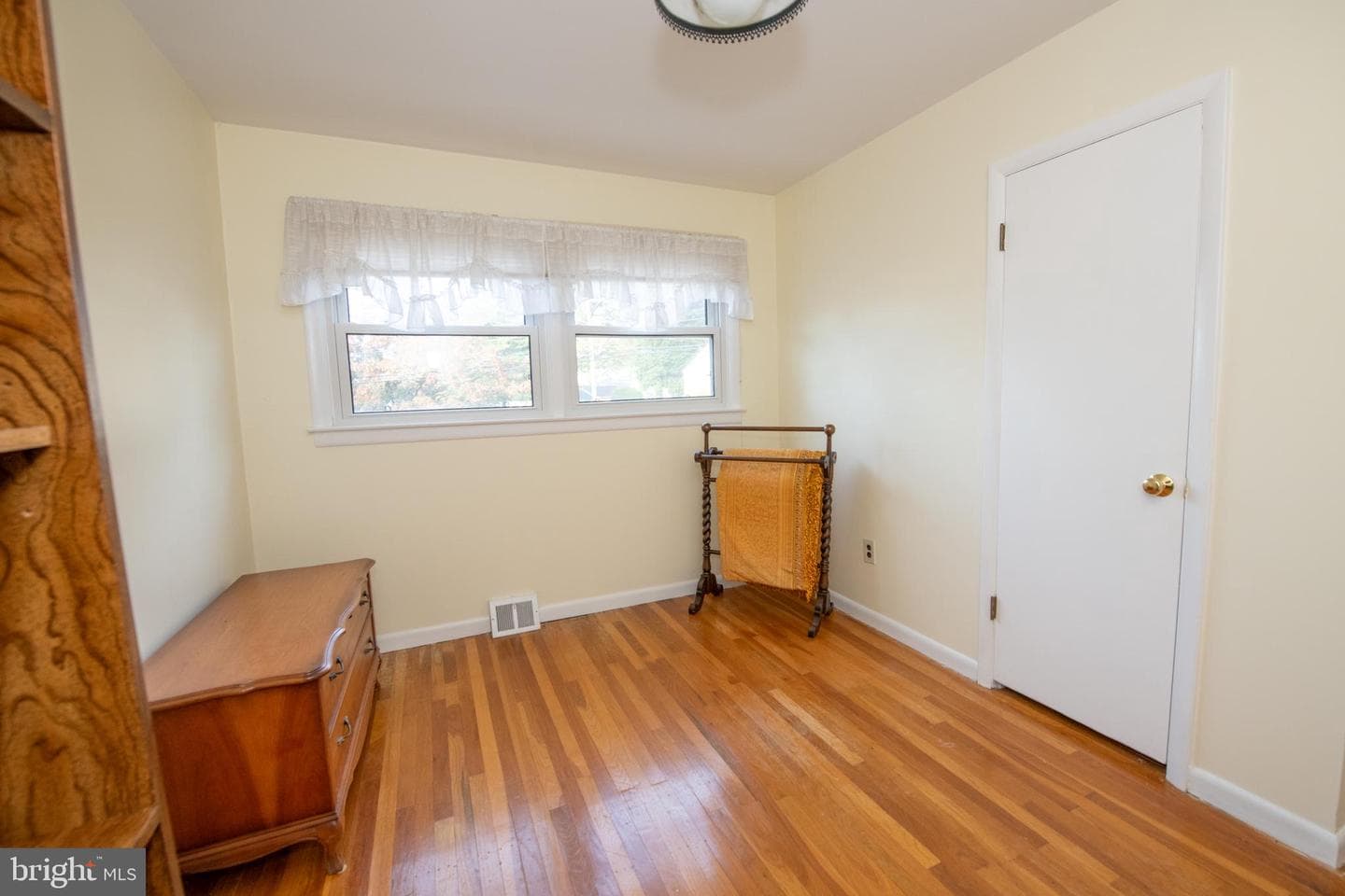 247 Leona Avenue photo 38