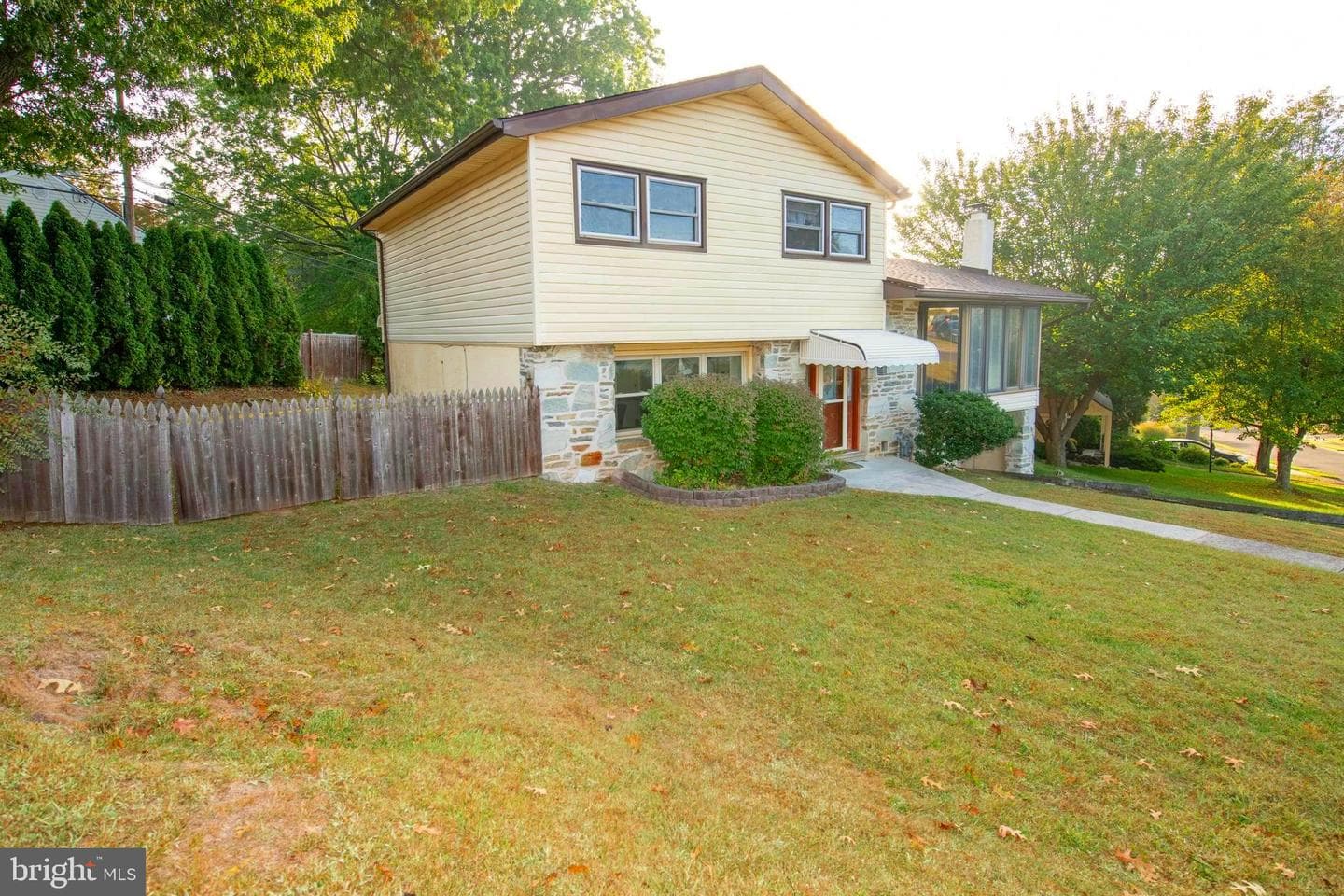 247 Leona Avenue photo 4