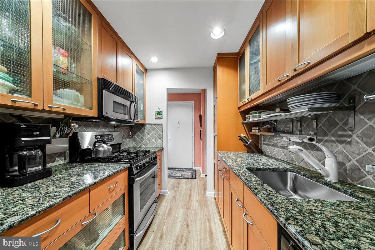 1640 Oakwood Drive #w114 photo 10